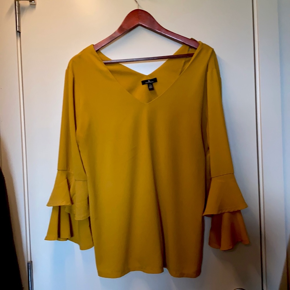 Goldish-yellow blouse in medium. Jules & Leopold
